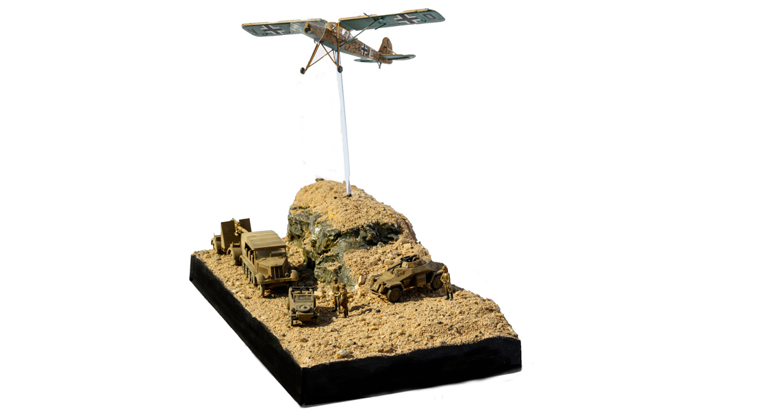 S_Airfix_Desert_War_Vintage_Classics_Fieseler_Storch_and_88mm_anti_tank_gun_on_the_Airfix_Workbench_blog.jpg