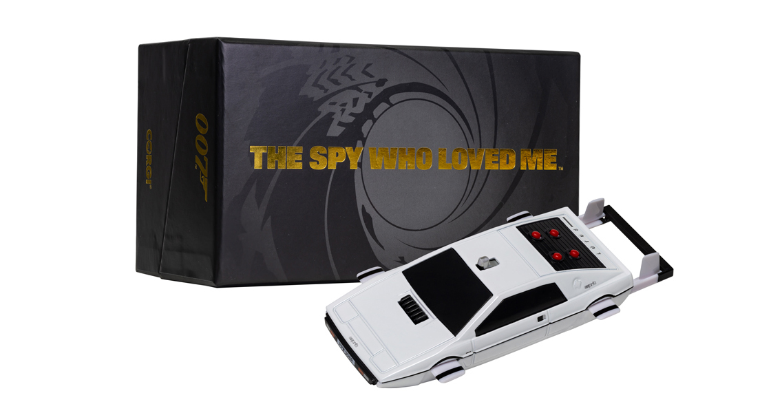 K_Corgi_James_Bond_The_Spy_Who_Loved_Me_Lotus_Esprit_submarine_car_deicast_collectable_model_on_the_Diecast_Diaries_blog.jpg