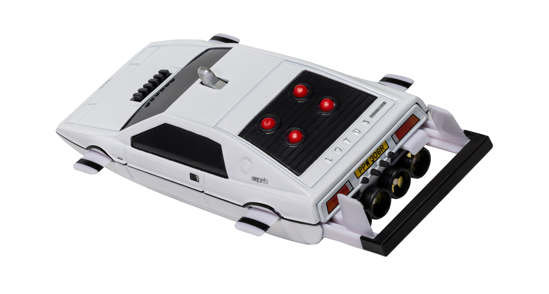 M_Corgi_James_Bond_The_Spy_Who_Loved_Me_Lotus_Esprit_submarine_car_deicast_collectable_model_on_the_Diecast_Diaries_blog.jpg
