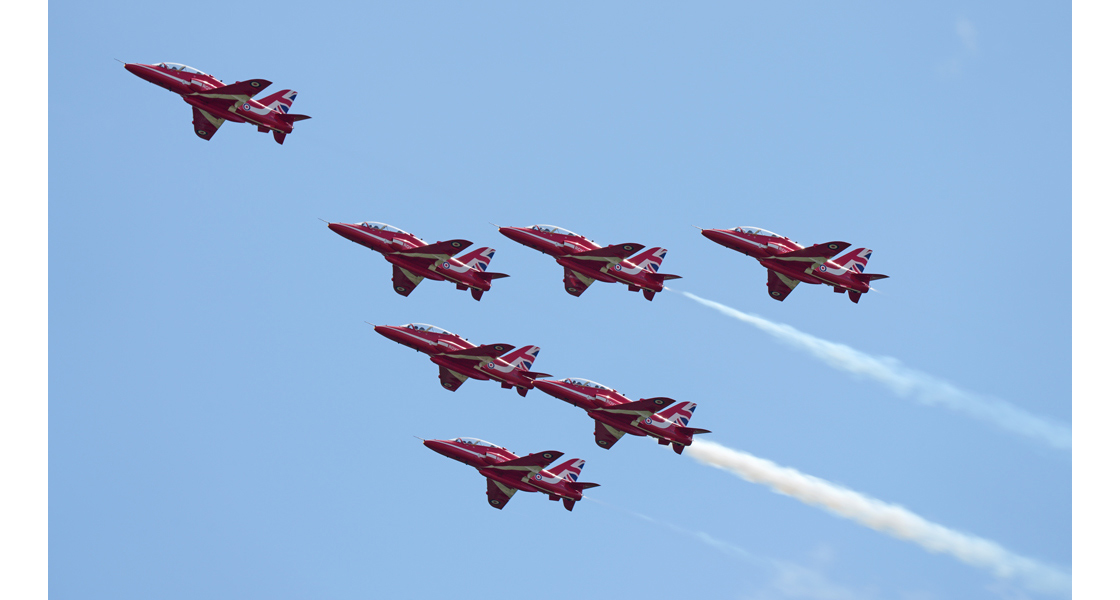 V_Cosford_Airshow_2022_review_on_the_Airfix_and_Corgi_Aerodrome_blog_Red_Arrows_return.jpg