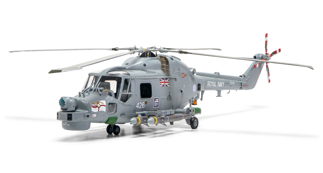 E_New_Airfix_Westland_Navy_Lynx_model_kit_swoops_in_for_blog_landing.jpg