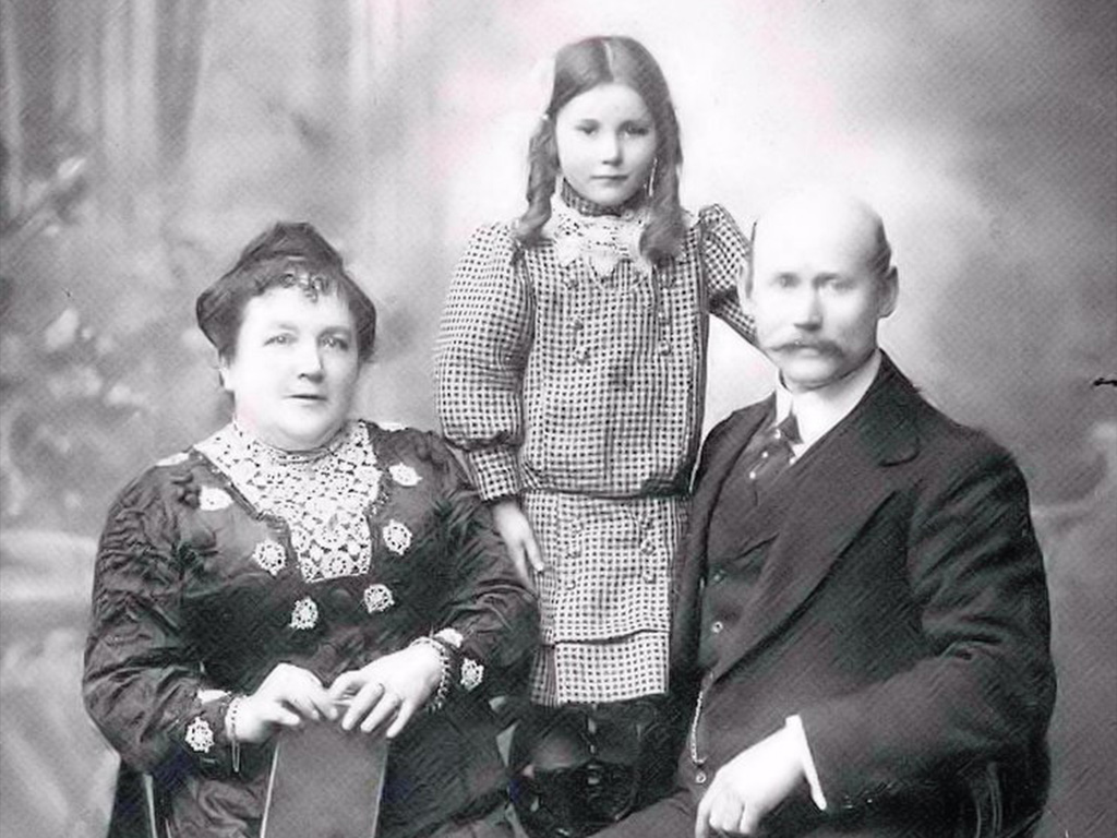 1024 x 768 Intro.jpg