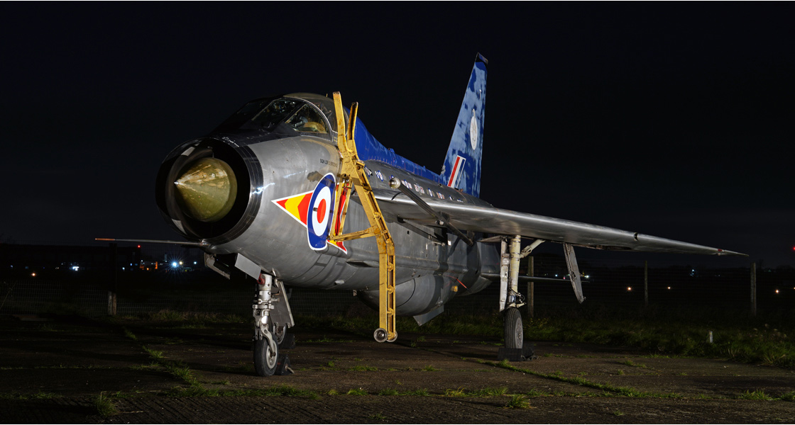 S_English_Electric_Lightning_T5_photoshoot_to_mark_60th_Anniversary_of_its_first_flight_on_Airfix_and_Corgi_Aerodrome_blog.jpg