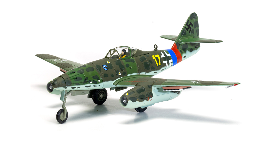 C_The_latest_Corgi_Aviation_Archive_Messerschmitt_Me262_model_release_sees_the_introduction_of_R4M_unguided_rocket_projectiles_diecast_model_collectable.jpg