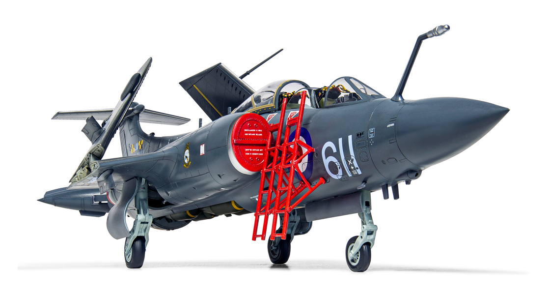 S_New_Airfix_Blackburn_Buccaneer_S.2_Buccaneer_model_kit_catches_the_wire_on_the_latest_edition_of_the_Airfix_Workbench_blog.jpg