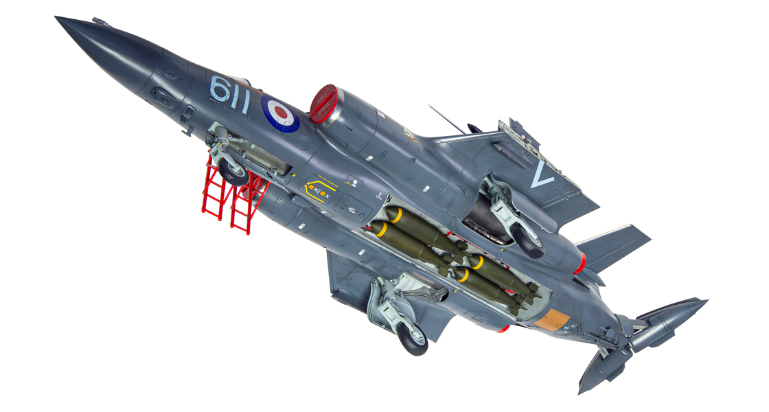 V_New_Airfix_Blackburn_Buccaneer_S.2_Buccaneer_model_kit_catches_the_wire_on_the_latest_edition_of_the_Airfix_Workbench_blog.jpg