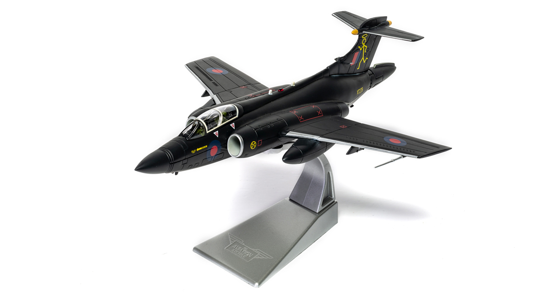 R_Corgi_Aviation_Archive_Blackburn_Buckaneer_RAF_No_16_Squadron_black_Beauty.jpg