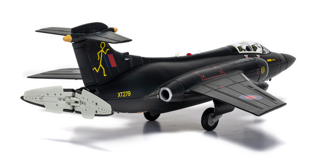 S_Corgi_Aviation_Archive_Blackburn_Buckaneer_RAF_No_16_Squadron_black_Beauty.jpg