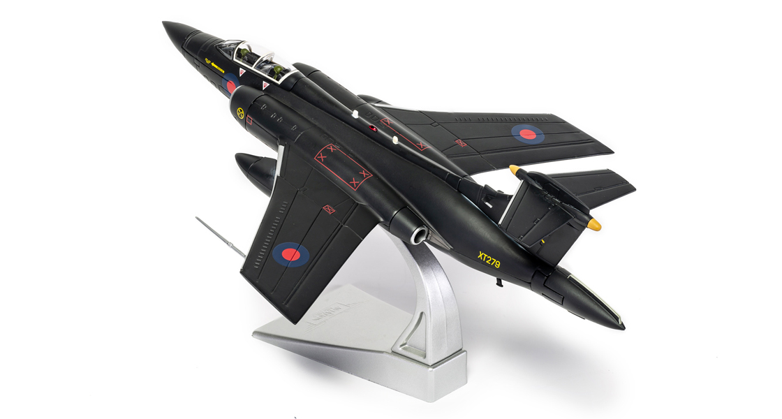U_Corgi_Aviation_Archive_Blackburn_Buckaneer_RAF_No_16_Squadron_black_Beauty.jpg