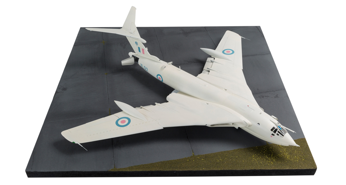 K_Airfix_introduce_all_three_of_Britains_V_Bombers_Victor_Vulcan_and_Valiant_model_kits.jpg