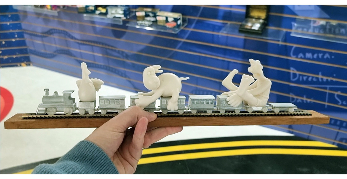 G_Corgi_have_a_major_update_from_their_impressive_new_Wallace_&_Gromit_The_Wrong_Trousers_train_set_chase_diecast_collectable_model_release.jpg