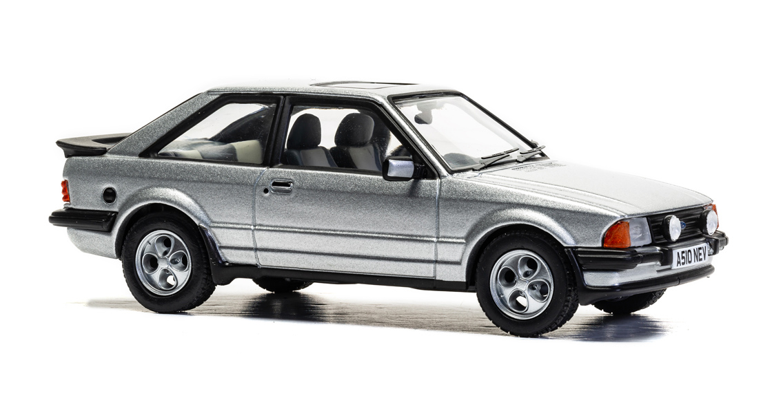 R_Corgi_Ford_Escort_XR3i_Vanguards_model_exclusive_in_the_latest_edition_of_the_Diecast_Diaries_blog.jpg