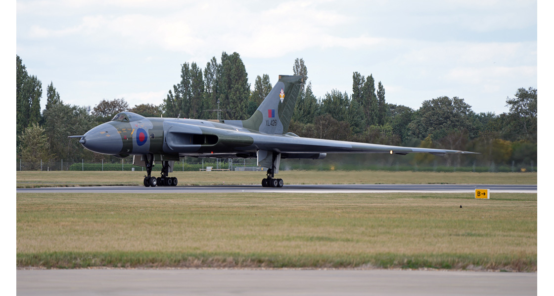 O_Airfix_and_Corgi_Aerodrome_experience_the_howl_of_Avro_Vulcan_XL426_as_she_entertains_the_crowds_at_the_Vulcan_Restoration_Trust_fast_taxi_event.jpg