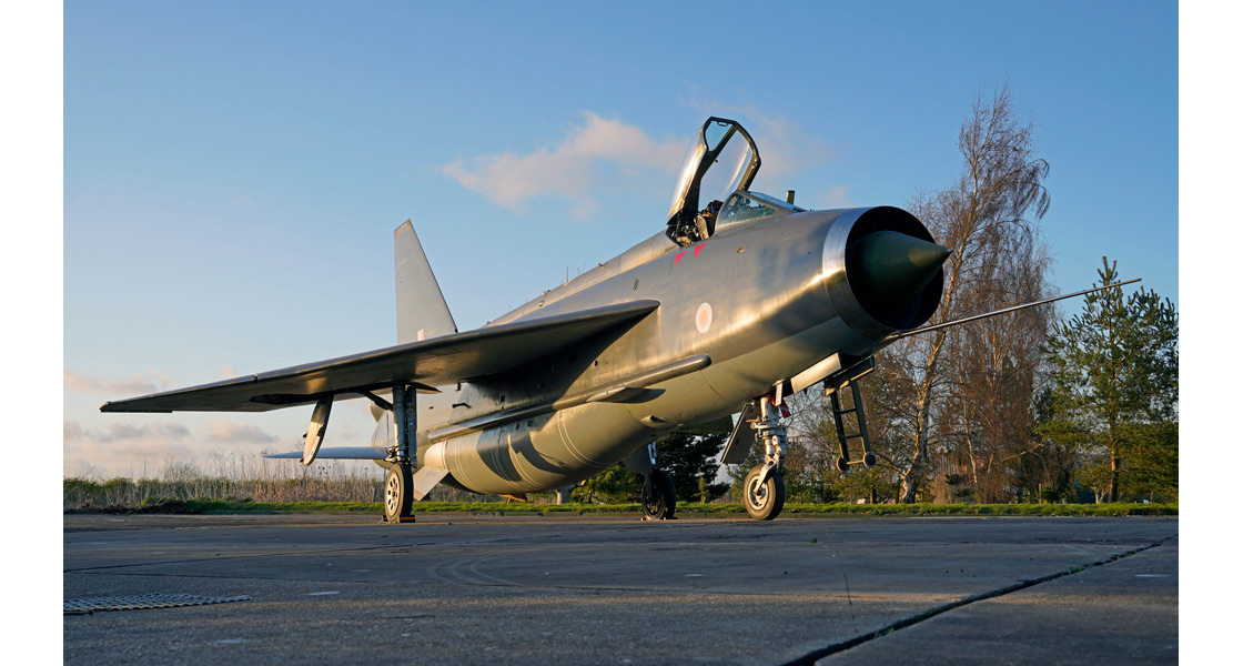 F_Airfix_and_Corgi_Aerodrome_blog_reports_from_RAF_Binbrook_and_a_nightshoot_event_with_English_Electric_Lightning_F6_XR724_of_The_Lightning_Association.jpg