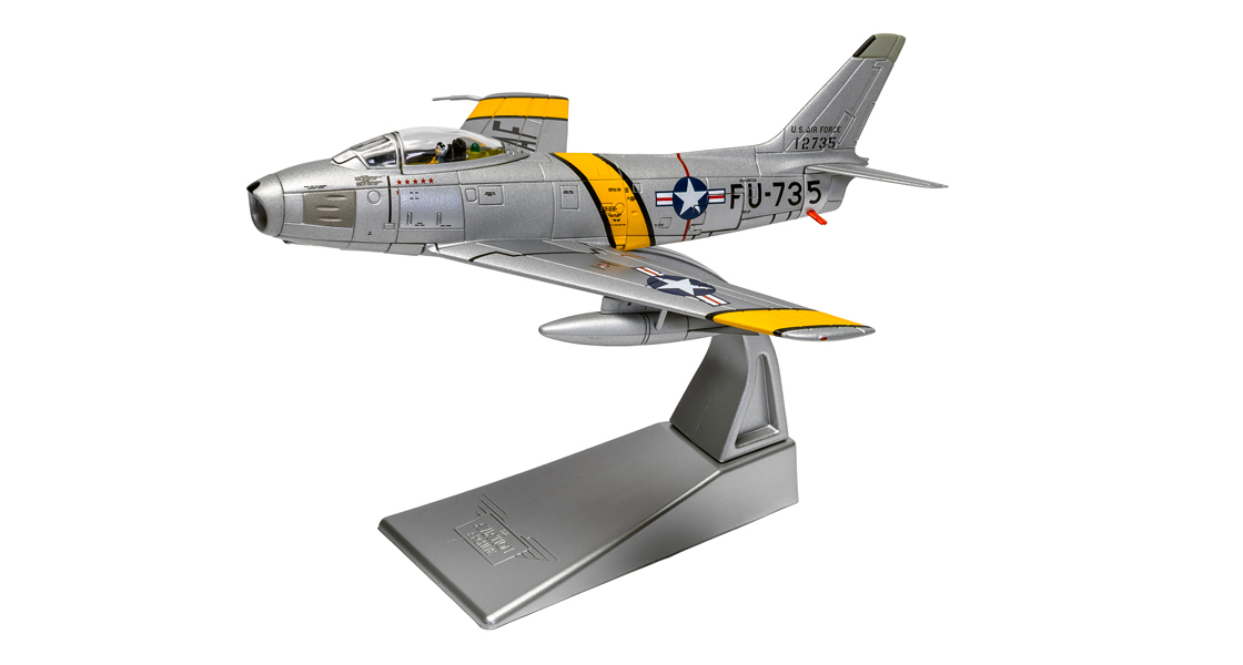 O_CORGI_Aviation_Archive_introduce_two_aircraft_model_representations_of_Mustang_and_Sabre_fighters_flown_by_ACE_pilot_William_T_Bill_Whisner_USAAF.jpg