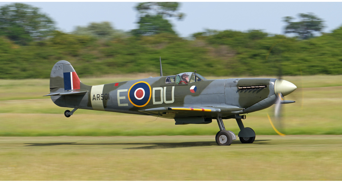 H_The_Shuttleworth_Collection_open_the_2026_Airshow_season_with_Spitfire_tributes_at_their_Season_Premier_and_Wings_and_Wheels_shows_on_CORGI_and_Airfix_Aerodrome.jpg