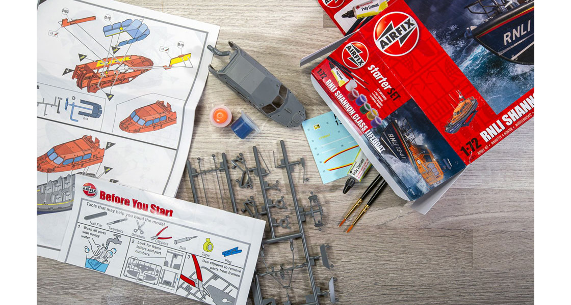 E_A_new_Airfix_Starter_Set_model_kit_is_not_just_for_Christmas_and_have_been_specifically_designed_for_with_the_novice_modeller_in_mind.jpg