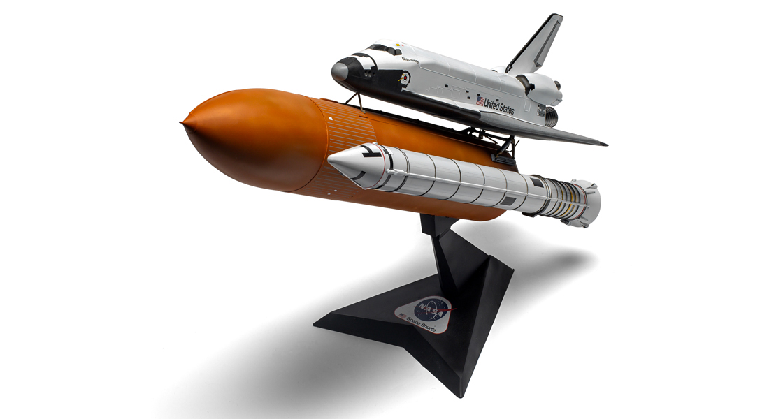 N_Airfix_celebrate_Space_Week_with_the_release_of_three_space_model_kits_a_Saturn_V_rocket_the_Space_Shuttle_and_SLS_Artemis_scale_model_kits.jpg
