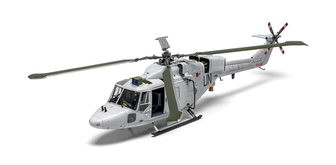 J_Airfix_mark_Rotary_Week_by_featuring_the_speedy_and_agile_Westland_Lynx_AH_7_of_the_Army_Air_Corps_in_scale_model_kit_form.jpg