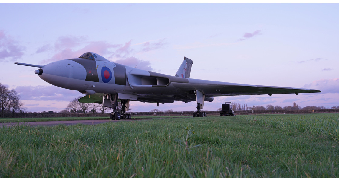 J_Airfix_and_Corgi_Aerodrome_spend_time_with_Avro_Vulcan_B2_XM655_the_youngest_Vulcan_in_the_world.jpg