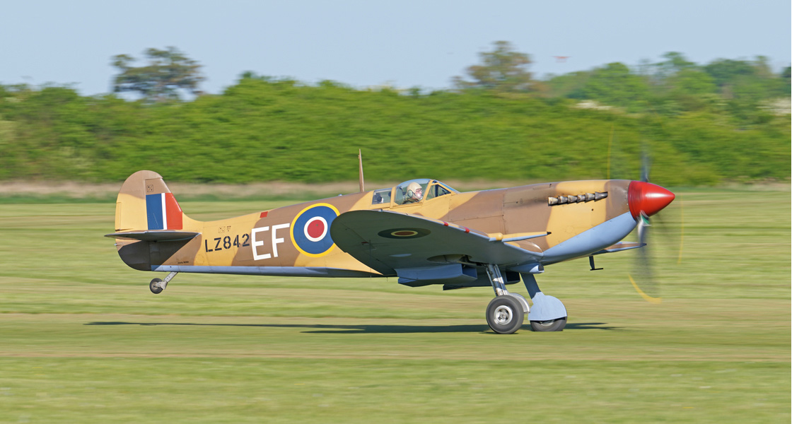 K_New_Mediterranean_Spitfire_and_Airco_DH9_star_at_this_years_Shuttleworth_Season_Premier_Airshow.jpg