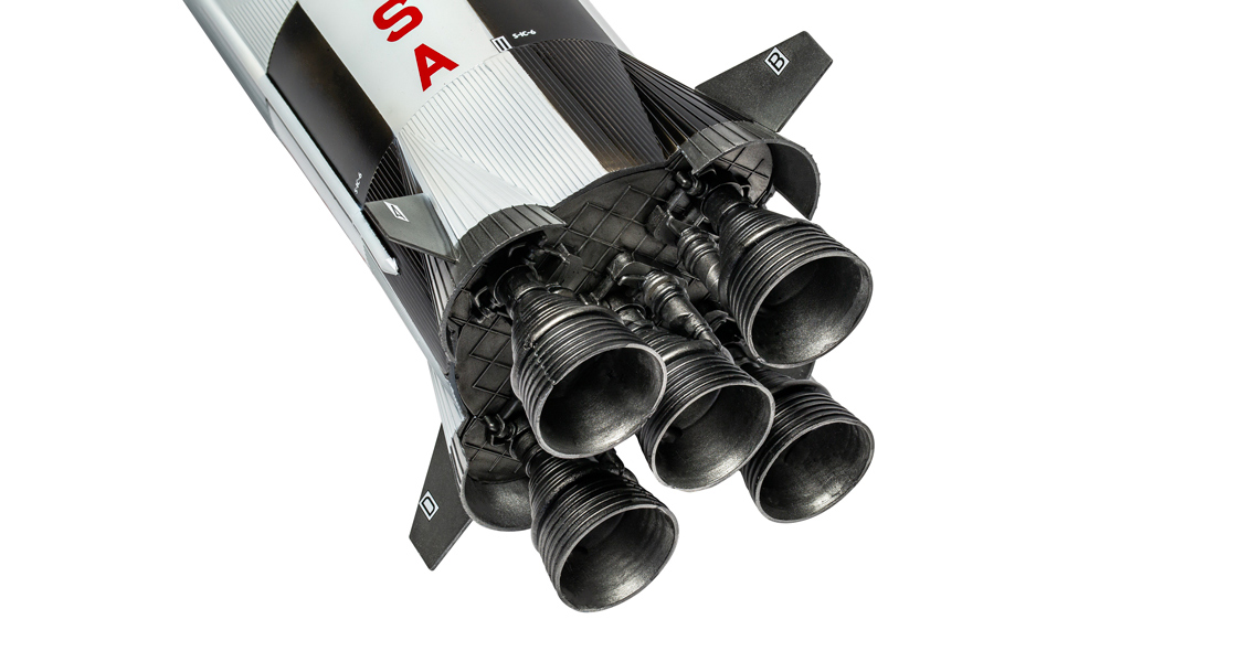 J_Airfix_celebrate_Space_Week_with_the_release_of_three_space_model_kits_a_Saturn_V_rocket_the_Space_Shuttle_and_SLS_Artemis_scale_model_kits.jpg