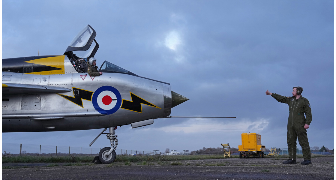 J_English_Electric_Lightning_T5_photoshoot_to_mark_60th_Anniversary_of_its_first_flight_on_Airfix_and_Corgi_Aerodrome_blog.jpg