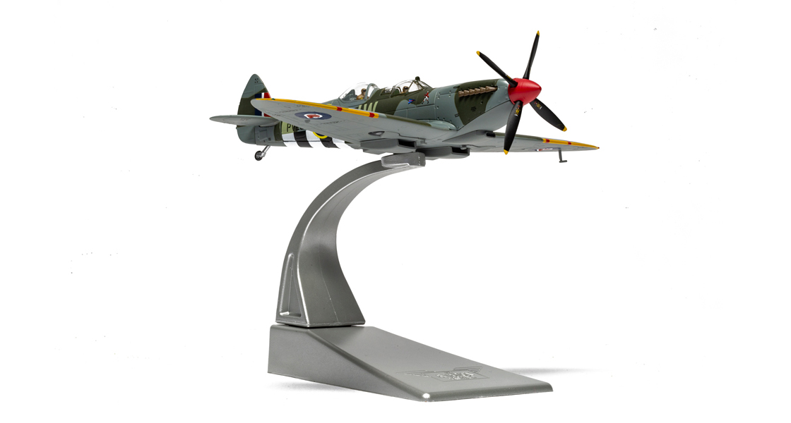 G_The_Corgi_Aviation_Archive_range_is_about_to_welcome_a_trio_of_new_two_seat_Spitfires_Spitfires.com.jpg