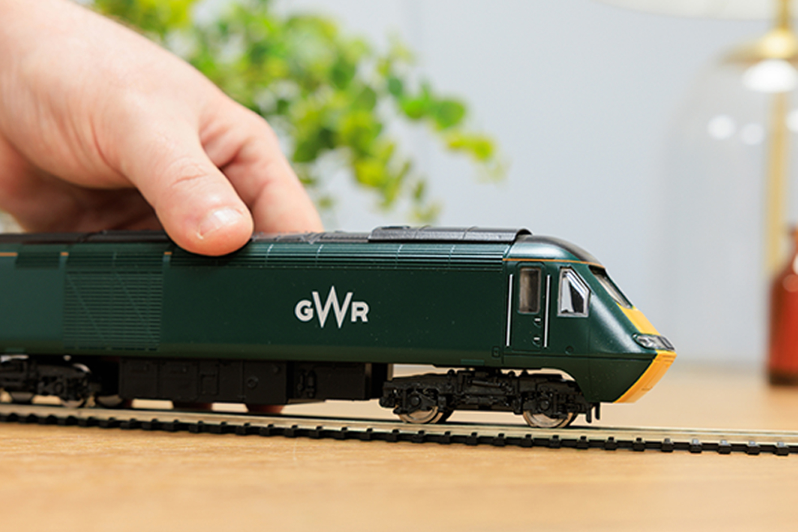 card1-R1230M-GWR-High-Speed-Train-Set_Peak2025_Lifestyle_15.jpg